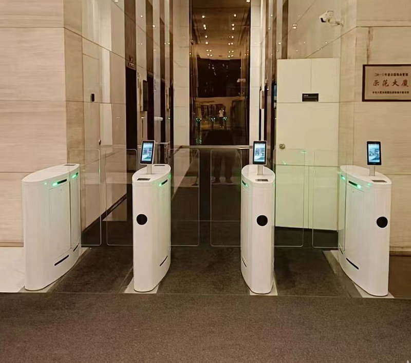 Anti-pinch features turnstiles sliding gate